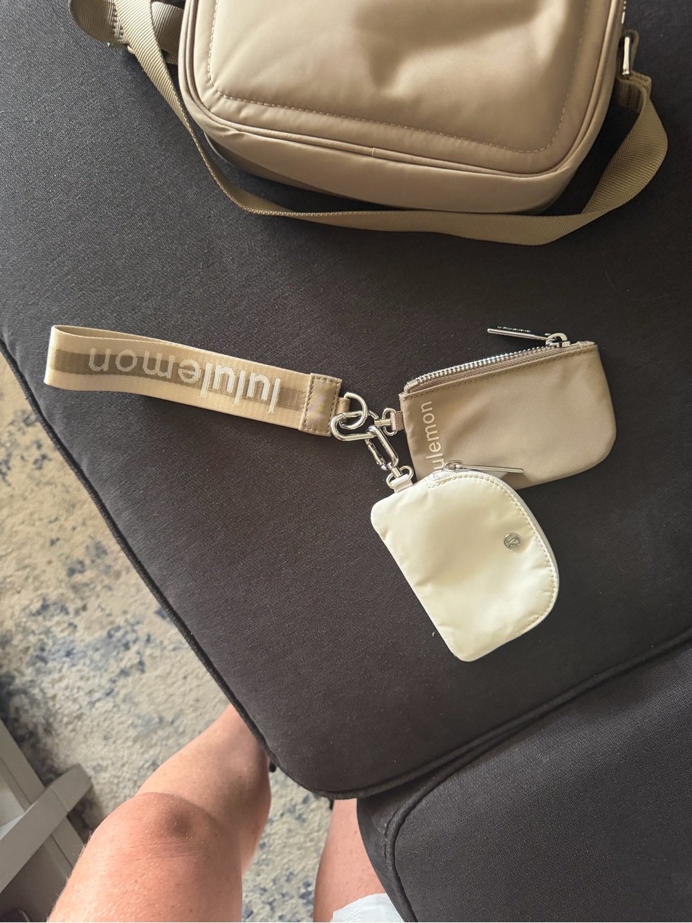 lululemon beige/tan clickable dual card pouch.